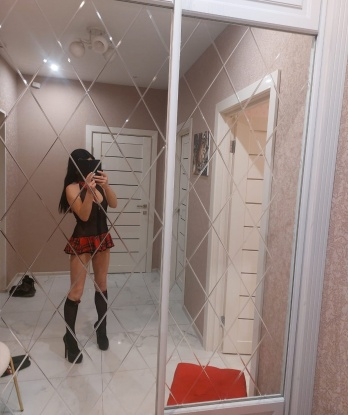💋 Живу в Москве, и готова стать твоей проводницей по самым сокровенным желаниям. 🔥
Мои услуги включают широкий спектр возможностей: классический секс, оральные ласки, массаж, эротические игры и многое другое. 🌟 Я чувственная и открытая девушка, которая готова выполнить все твои сокровенные фантазии.
На моих фотографиях ты сможешь увидеть, насколько я привлекательна и сексуальна. 💃 Отзывы о моих услугах говорят о моем профессионализме и умении доставить настоящее удовольствие каждому мужчине. 💯
Не упусти возможность провести незабываемое время со мной в Москве! 🌆 Я жду звонка от тебя, чтобы воплотить в жизнь все твои самые смелые желания. 💫 Обещаю, ты не пожалеешь! 😉 💋 Ленчик